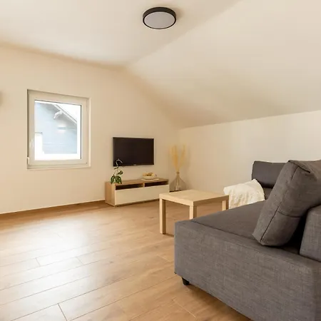 Apartmaji Klavdija Lublaň Exteriér fotografie